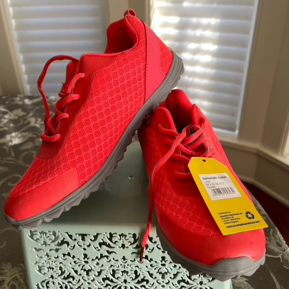 Women's lightweight NWT trainers Size EU6